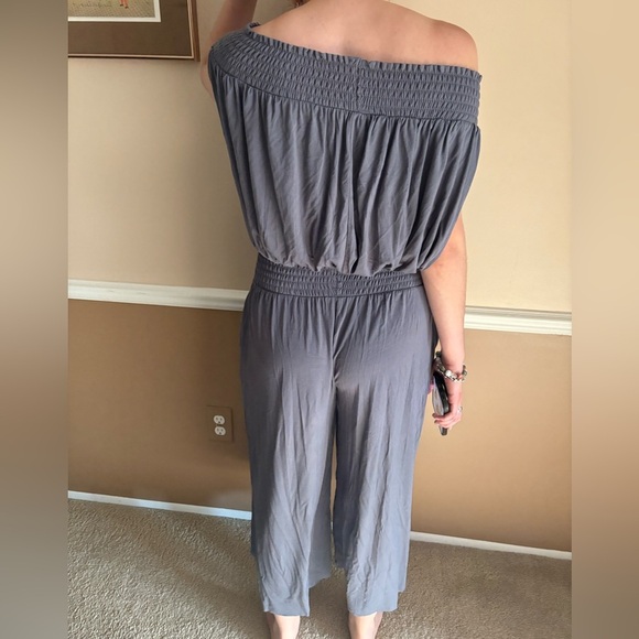 Elan off the shoulder grey cropped wide leg boho jumpsuit romper size medium - Picture 16 of 16